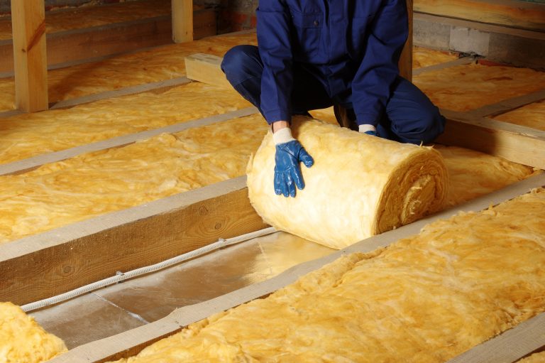 Ukázka izolace půdních prostorů minerální vlnou